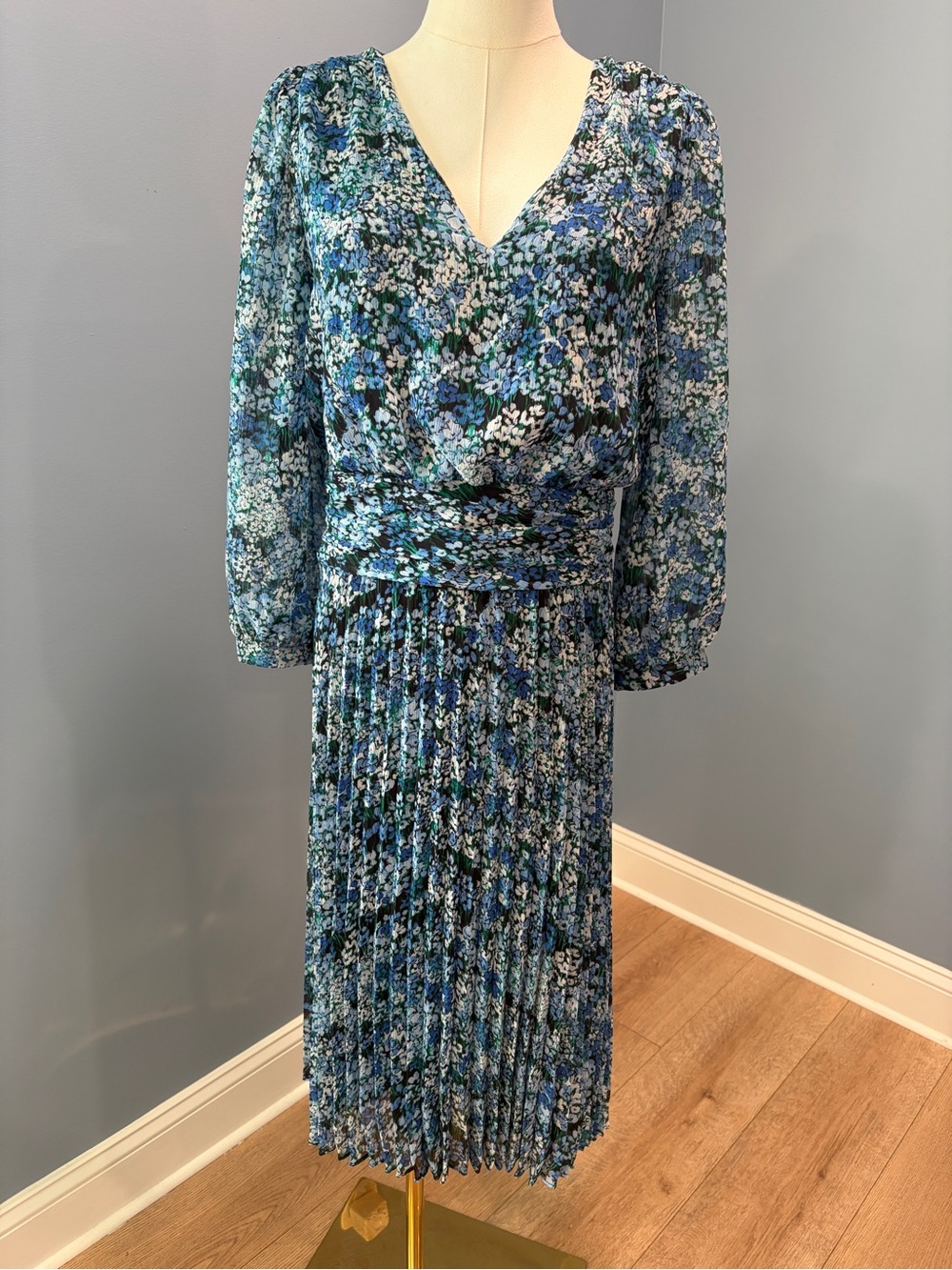 Karl Lagerfeld Paris Blue Floral Pleated Midi Dress Size 6 Long Sleeve Faux Wrap